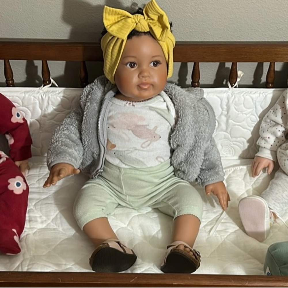 Ashton-Drake Collection - Picture 3 of 11